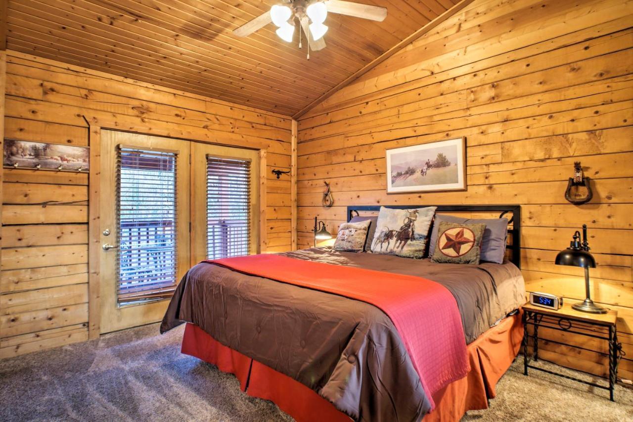 Cabin-Style Studio Right Off The Branson Strip! Apartment Bagian luar foto