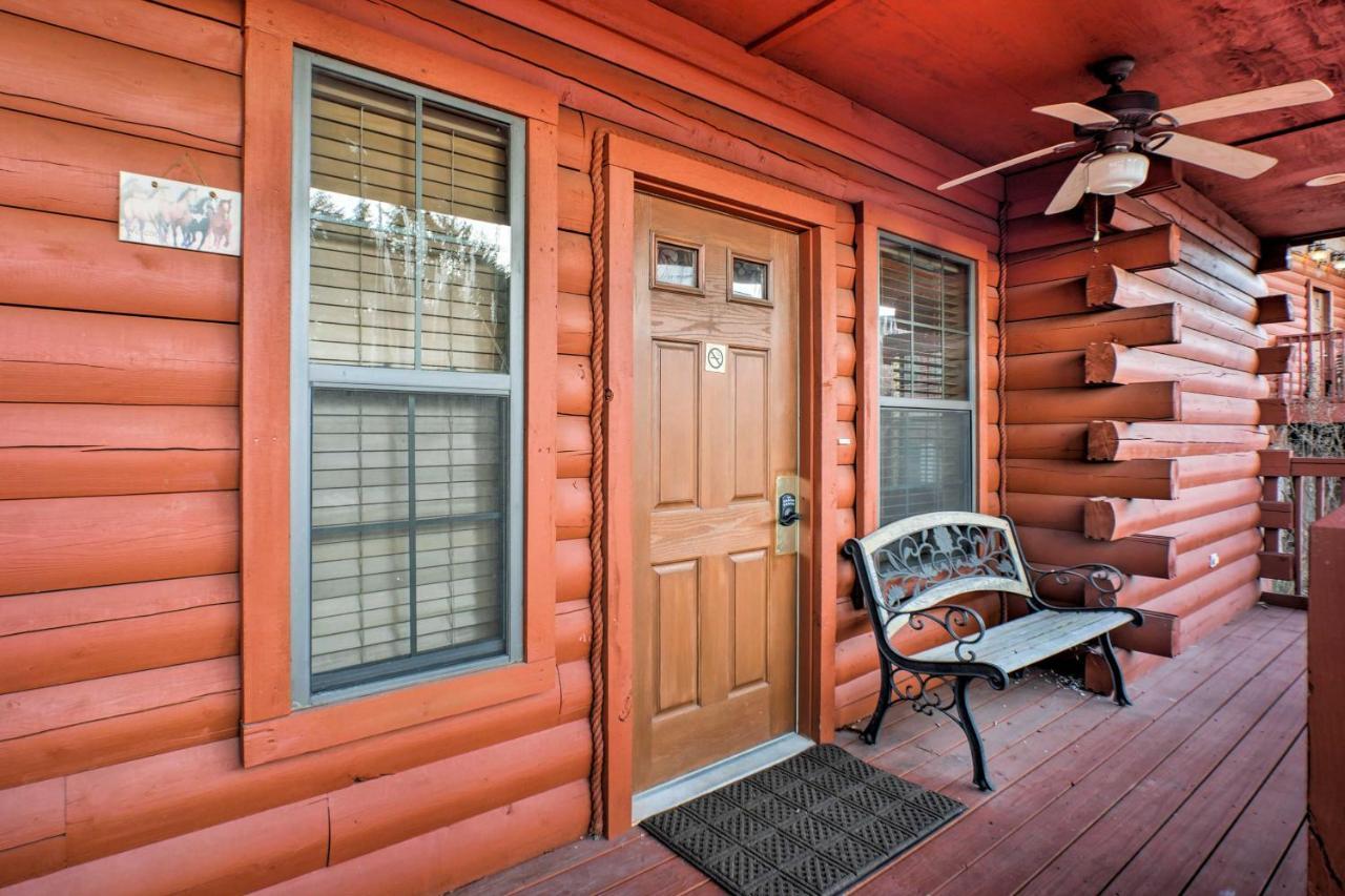 Cabin-Style Studio Right Off The Branson Strip! Apartment Bagian luar foto