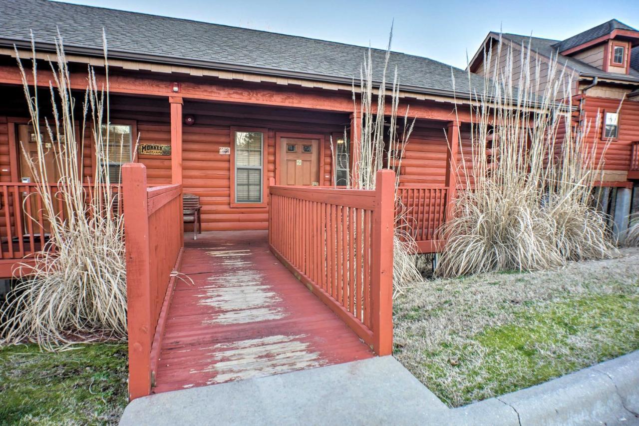 Cabin-Style Studio Right Off The Branson Strip! Apartment Bagian luar foto