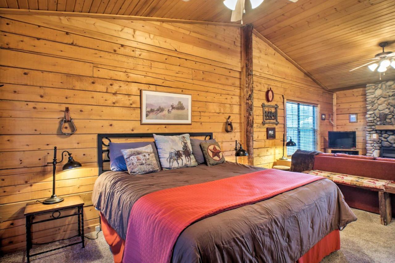 Cabin-Style Studio Right Off The Branson Strip! Apartment Bagian luar foto
