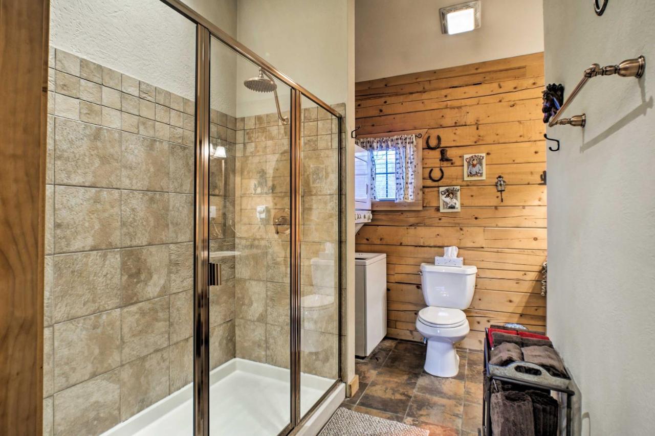 Cabin-Style Studio Right Off The Branson Strip! Apartment Bagian luar foto